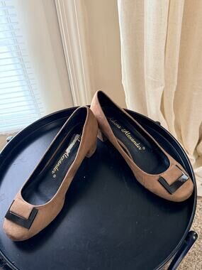 Athena Alexander block heel shoes NWOB 10